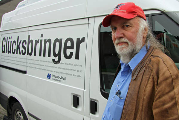 Eckhard Nahurny organisiert den Fahrdienst der Rendsburger Tafel. Fotos: Henze