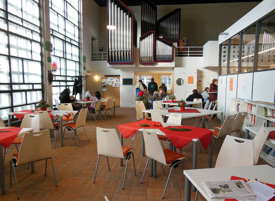 Das Café Feuerherz und der TafelLaden sind zentrale Bestandteile der Sozialkirche in Kiel-Gaarden