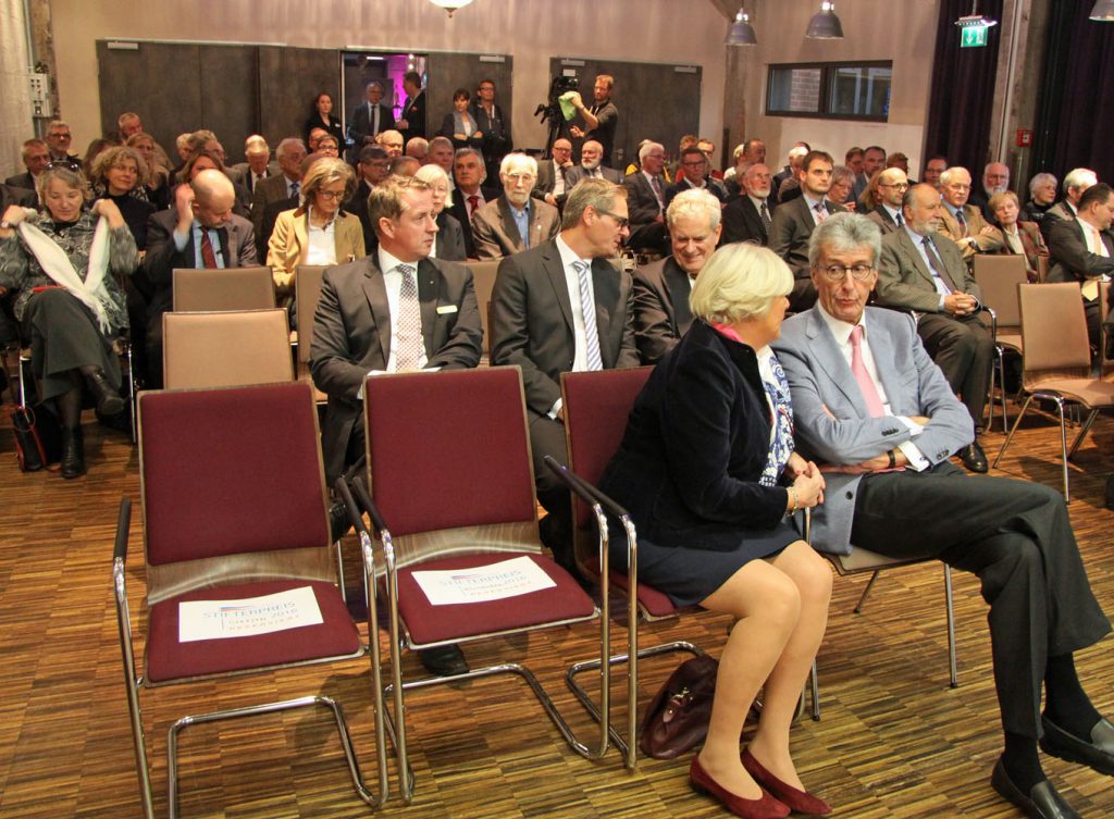 Das Auditorium: In der ersten Reihe Ina und Michael Haukohl, Stifter aus Lübeck.